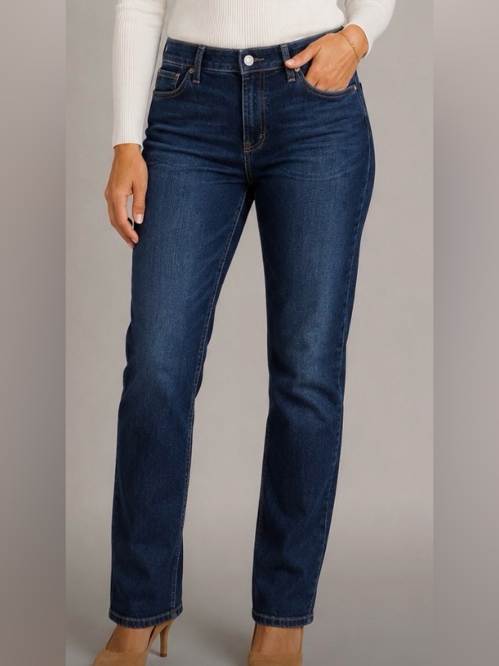 Silver Jeans Women’s Avery Straight Dark Indigo Jeans Size 35